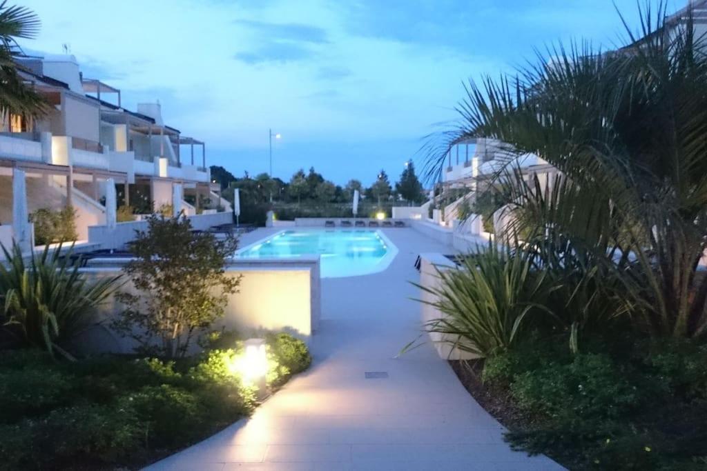 Residence Jesolo Lido Centro Con Piscina Exterior photo